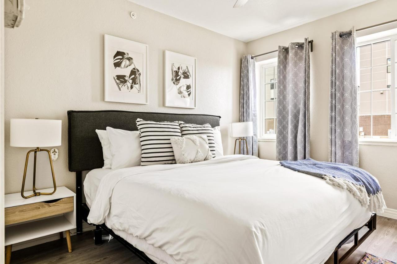 Stylish City Retreat - King Beds - Walk To Sloans Lake DEN Exterior photo