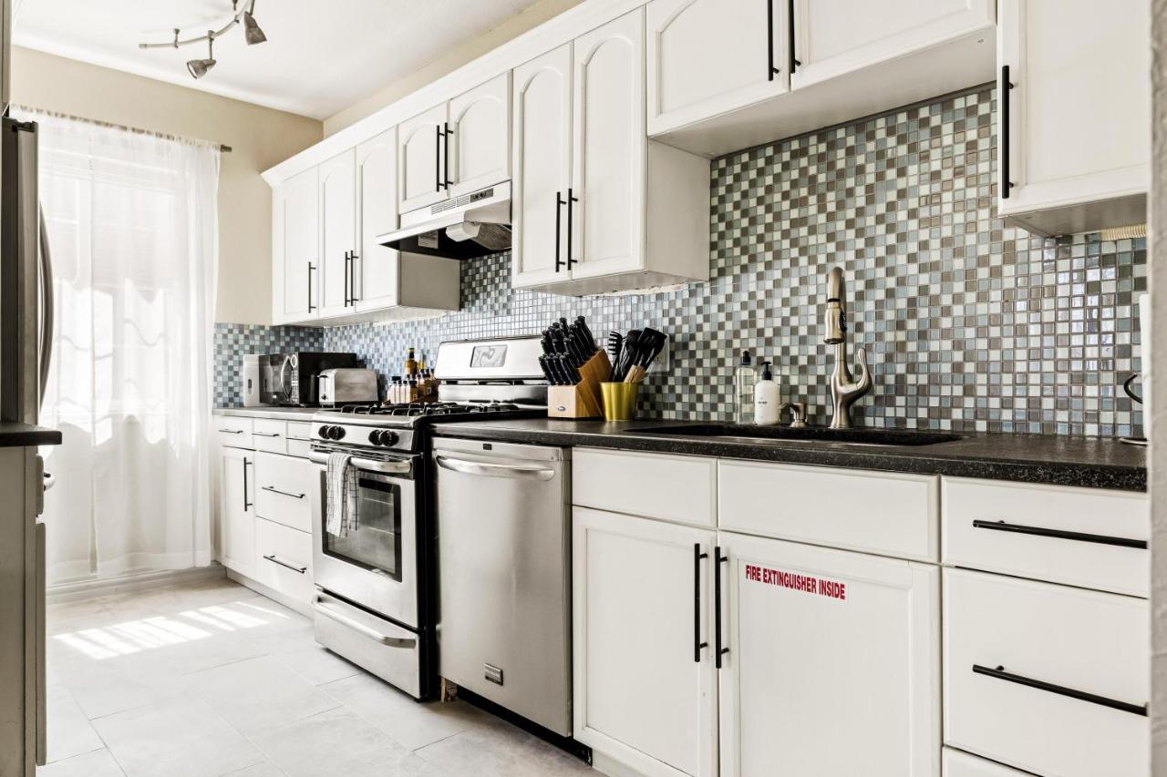 Stylish City Retreat - King Beds - Walk To Sloans Lake DEN Exterior photo