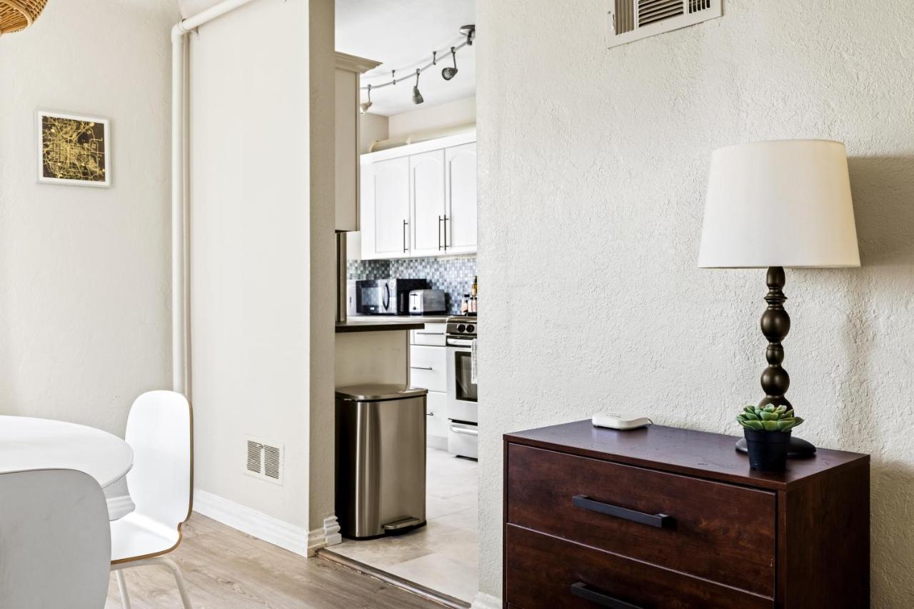 Stylish City Retreat - King Beds - Walk To Sloans Lake DEN Exterior photo