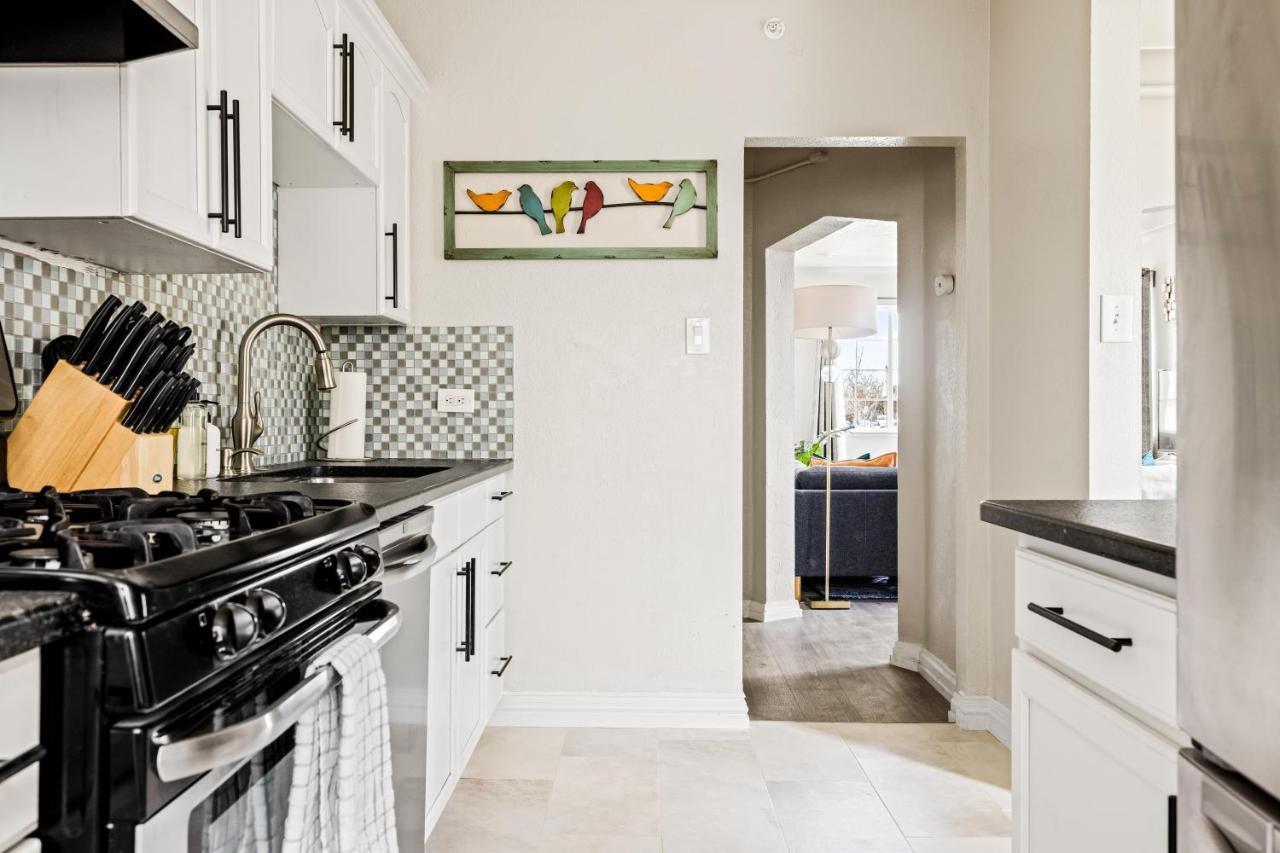 Stylish City Retreat - King Beds - Walk To Sloans Lake DEN Exterior photo